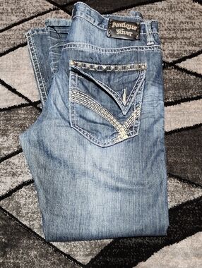 ANTIQUE RIVET EMBROIDERED DISTRESSED STUDDED FLAP-BACK STRAIGHT LEG DENIM 34/31